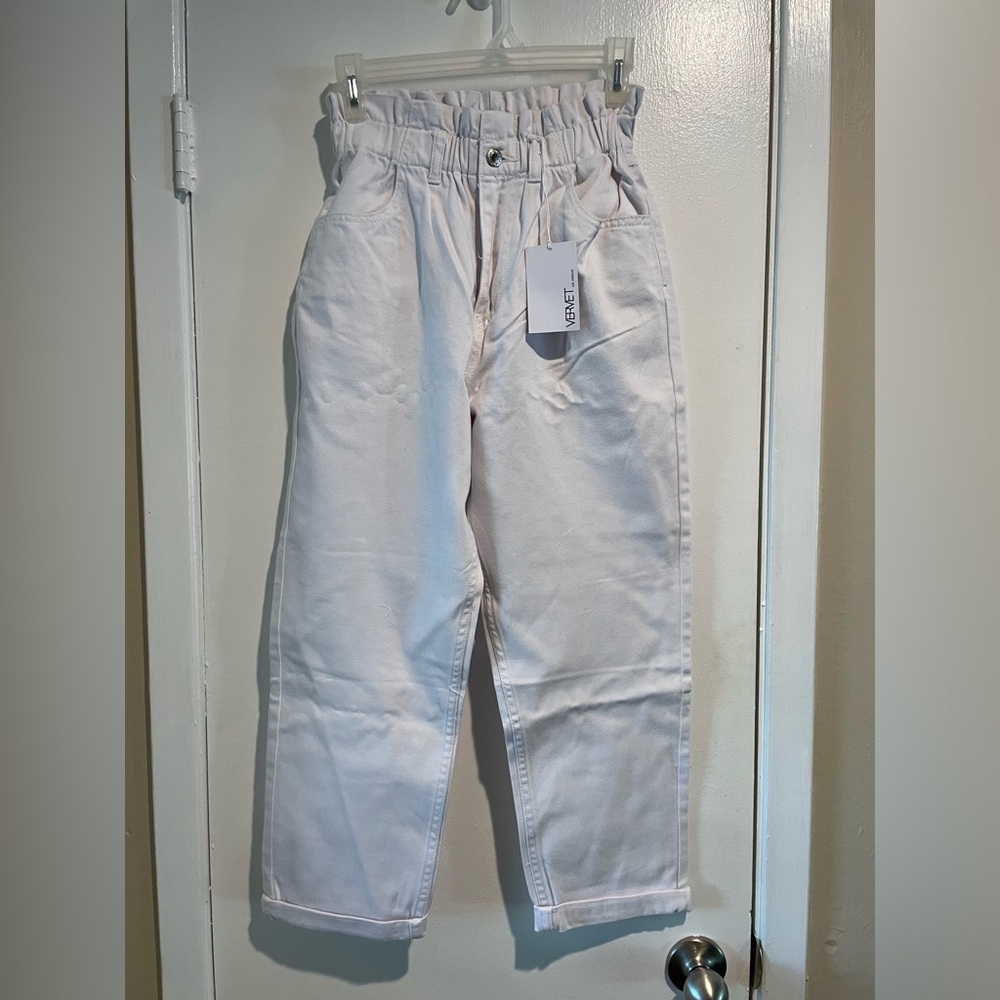 Vervet size 28 white crop pants. NWT